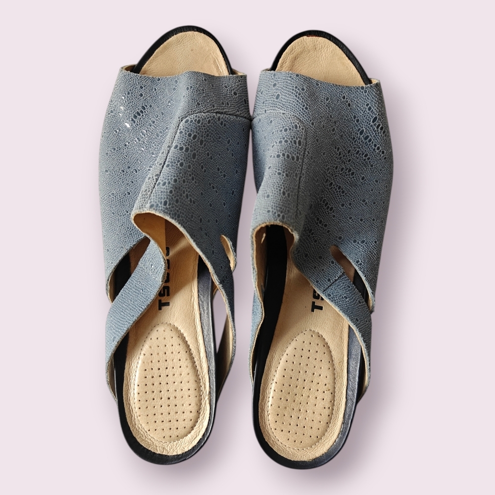 Tsubo 'Ovid' Wedge Sandals In Blue-Grey Snake Skin Suede Size 9 - Picture 6 of 12